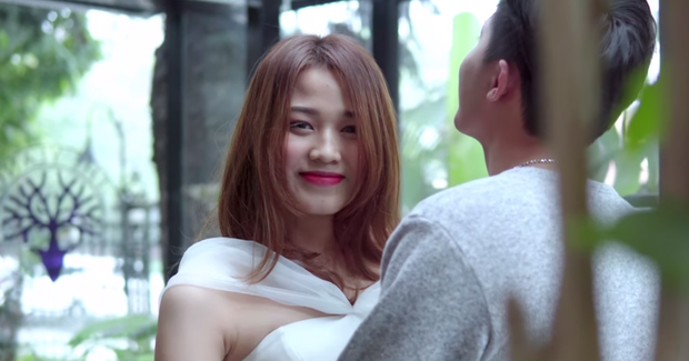 Đỗ Thị Hà khi tham gia chương trình hẹn hò cách đây 9 tháng: Nhan sắc rạng ngời dự báo về 1 Hoa hậu tương lai - Ảnh 7. Đỗ Thị Hà khi tham gia chương trình hẹn hò cách đây 9 tháng: Nhan sắc rạng ngời dự báo về 1 Hoa hậu tương lai - Ảnh 7.