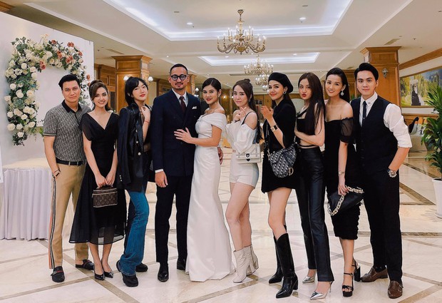 Việt Anh, cá sấu chúa Quỳnh Nga, Phanh Lee và hội bạn bè nổi tiếng quy tụ trong tiệc mời cưới của MC Thu Hoài - Ảnh 1. Việt Anh, cá sấu chúa Quỳnh Nga, Phanh Lee và hội bạn bè nổi tiếng quy tụ trong tiệc mời cưới của MC Thu Hoài - Ảnh 1.