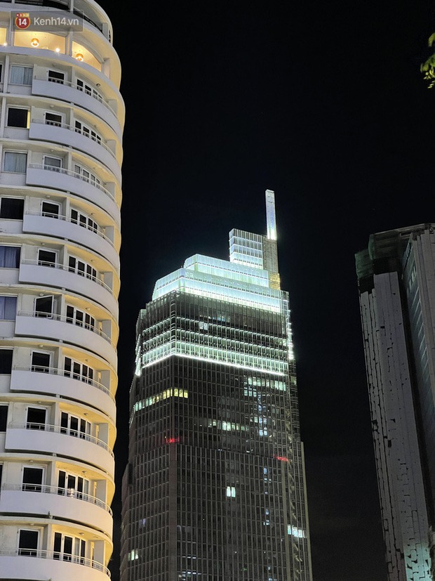 Ngắm Sài Gòn về đêm qua ống kính iPhone 12 Pro Max - Ảnh 4.