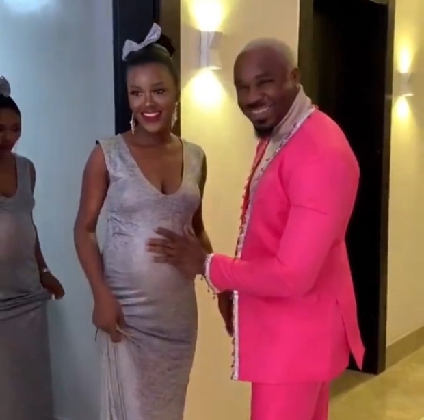 Đi đám cưới bạn, người đàn ông dắt theo 6 cô người yêu, cô nào cũng bầu vượt mặt chiếm hết spotlight của quan viên 2 họ - Ảnh 3.