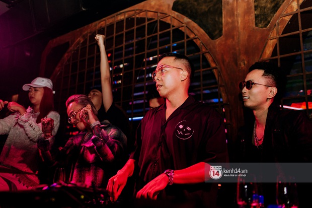 R.Tee trói thầy Binz khi trình diễn Bigcityboi trên sân khấu, nguyên team SpaceSpeakers quẩy hết mình trong show từ thiện tại TP.HCM - Ảnh 11.