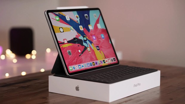 Giám đốc An ninh Apple bị cáo buộc hối lộ 200 chiếc iPad cho quan chức nhằm mua giấy phép sử dụng súng? - Ảnh 2.