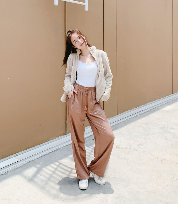 Mỹ nhân Thái lên đồ Thu/Đông cực nhã mà vẫn siêu cấp trẻ trung, bạn nên hóng ngay 12 set để thay máu phong cách - Ảnh 4. Mỹ nhân Thái lên đồ Thu/Đông cực nhã mà vẫn siêu cấp trẻ trung, bạn nên hóng ngay 12 set để thay máu phong cách - Ảnh 4.