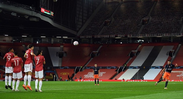 Bruno Fernandes lập cú đúp giúp MU thắng 4-1 ở Champions League - Ảnh 6.