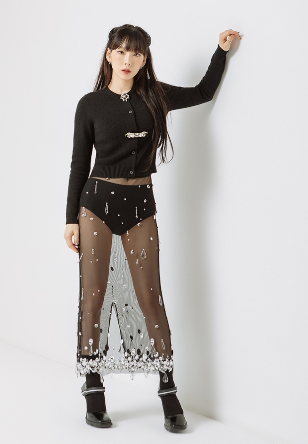 Nóng hơn cả thời tiết Sài Gòn bây giờ là Taeyeon, một mình đánh chiếm hai tạp chí với hình ảnh quyến rũ chết người - Ảnh 2.