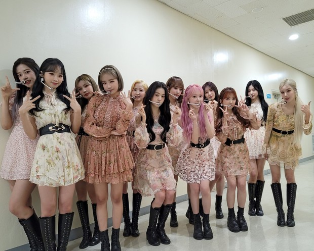 Ảnh teaser của IZ*ONE mắc lỗi photoshop cẩu thả, nhóm sắp tan rã nên bị bỏ bê giống Wanna One ngày nào? - Ảnh 5. Ảnh teaser của IZ*ONE mắc lỗi photoshop cẩu thả, nhóm sắp tan rã nên bị bỏ bê giống Wanna One ngày nào? - Ảnh 5.