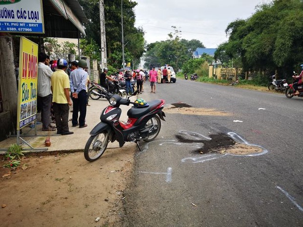 Clip: Khoảnh khắc 2 nữ sinh bị xe tải tông tử vong thương tâm trên đường đi học khiến nhiều người kinh hãi - Ảnh 3. Clip: Khoảnh khắc 2 nữ sinh bị xe tải tông tử vong thương tâm trên đường đi học khiến nhiều người kinh hãi - Ảnh 3.