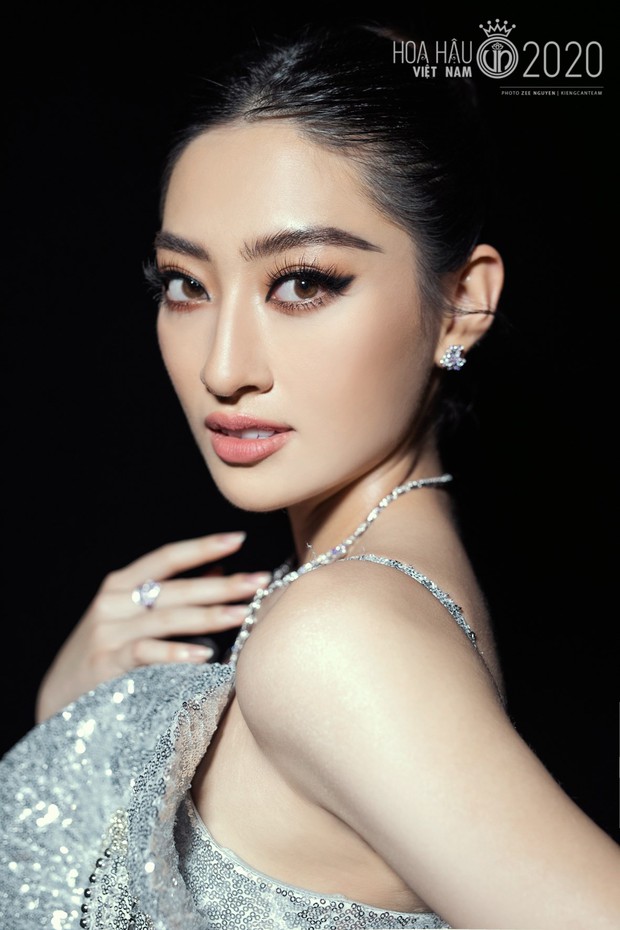 Cuối cùng ảnh cận visual dàn hậu Vbiz tại HHVN đã lộ diện: Vòng 1 bức thở của Tiểu Vy cũng chào thua trước “thần tiên tỷ tỷ” Đặng Thu Thảo - Ảnh 5. Cuối cùng ảnh cận visual dàn hậu Vbiz tại HHVN đã lộ diện: Vòng 1 bức thở của Tiểu Vy cũng chào thua trước “thần tiên tỷ tỷ” Đặng Thu Thảo - Ảnh 5.
