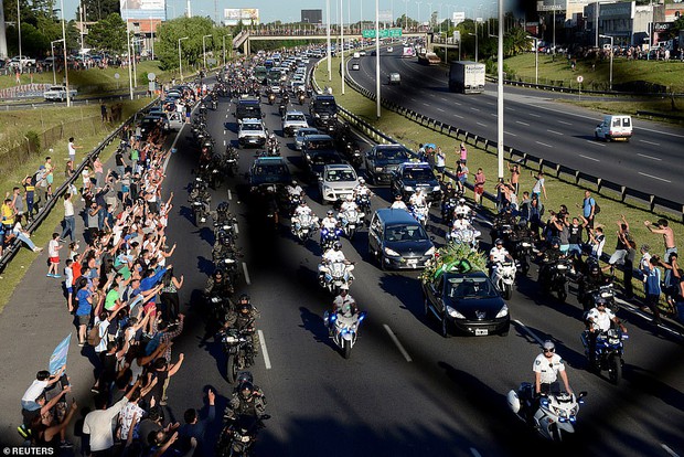 Huyền thoại Maradona về nơi an nghỉ cuối cùng - Ảnh 7.