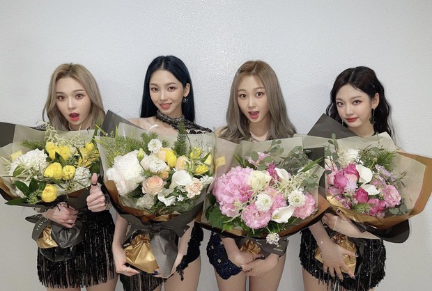 Sân khấu của aespa lại bị tố đạo nhái, netizen mỉa mai SM không còn là sách mẫu, để gà nổi bằng scandal - Ảnh 9.