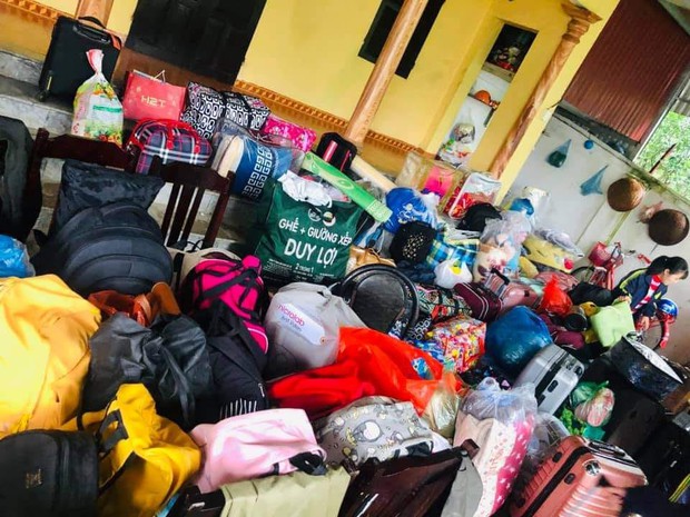 Sinh viên mang balo với túi rau lên thành phố, nhìn xuống dưới ai cũng cay mắt: Chỉ có cha mẹ mới xót con như vậy! - Ảnh 3.