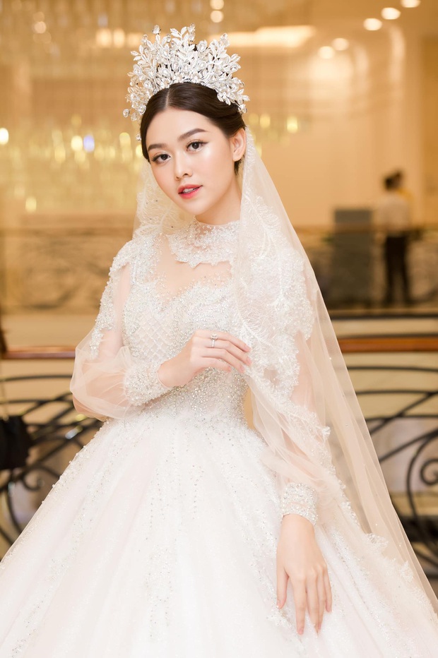 Có 1 gái xinh thân thiết với Á hậu Tường San được mời dự đám cưới bảo mật dù không phải là sao - Ảnh 1.