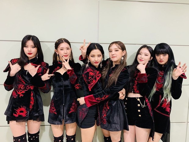 Top 30 ca sĩ hot nhất xứ Hàn hiện nay: Ngỡ ngàng nam ca sĩ so kè với BTS và áp đảo dàn idol, TWICE hay BLACKPINK thắng thế? - Ảnh 10. Top 30 ca sĩ hot nhất xứ Hàn hiện nay: Ngỡ ngàng nam ca sĩ so kè với BTS và áp đảo dàn idol, TWICE hay BLACKPINK thắng thế? - Ảnh 10.