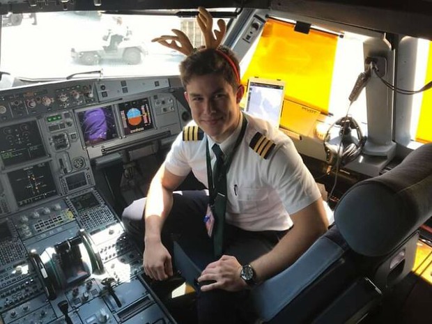 Dân mạng phát sốt vì anh phi công đẹp trai phải chuyển qua làm shipper: Vậy mới thấy 2020 là một năm toang như thế nào - Ảnh 4.