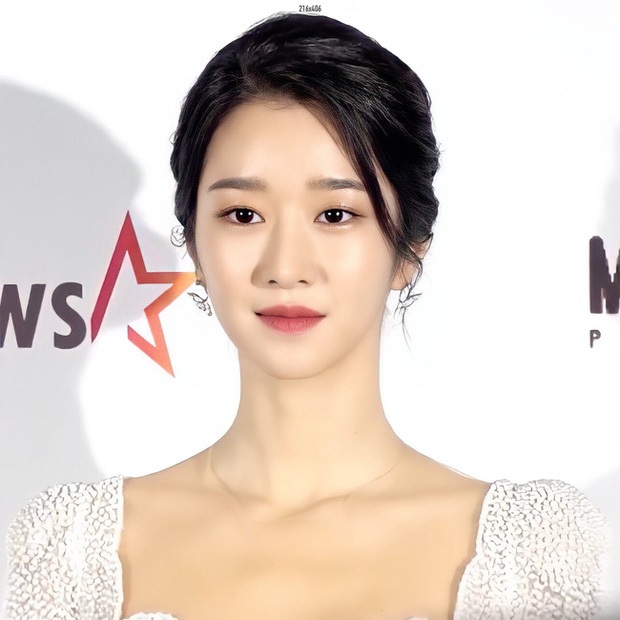 Kim Soo Hyun - Seo Ye Ji xúng xính như cô dâu chú rể lên nhận giải AAA 2020 - Ảnh 7.