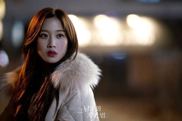 Moon Ga Young - Nữ chính True Beauty: Xuất thân danh giá, nhan sắc đỉnh cao lại được cả hội nam thần EXO cưng như trứng - Ảnh 28.