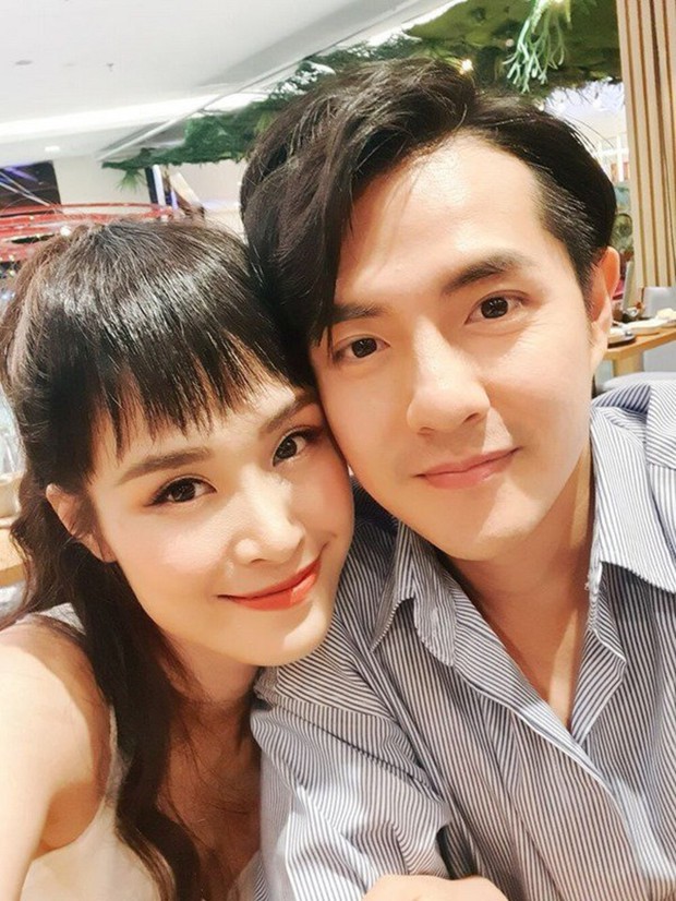 Không cái dại nào như cái dại cắt mái ẩu: Hương Giang, Đông Nhi,... cùng loạt sao nữ tự huỷ nhan sắc nhờ tóc mái phản chủ - Ảnh 8. Không cái dại nào như cái dại cắt mái ẩu: Hương Giang, Đông Nhi,... cùng loạt sao nữ tự huỷ nhan sắc nhờ tóc mái phản chủ - Ảnh 8.