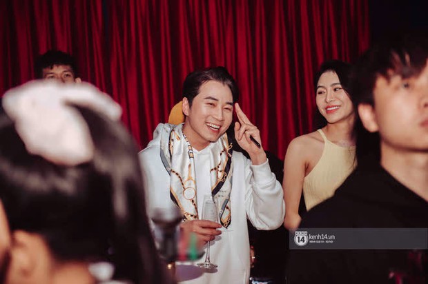 Karik bất ngờ xuất hiện cổ vũ được học trò Ricky Star gọi là bé ngoan, Yuno Bigboi lần đầu tung demo đậm chất pui pui pui - Ảnh 15. Karik bất ngờ xuất hiện cổ vũ được học trò Ricky Star gọi là bé ngoan, Yuno Bigboi lần đầu tung demo đậm chất pui pui pui - Ảnh 15.