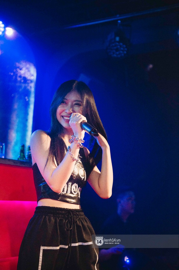 Karik bất ngờ xuất hiện cổ vũ được học trò Ricky Star gọi là bé ngoan, Yuno Bigboi lần đầu tung demo đậm chất pui pui pui - Ảnh 19. Karik bất ngờ xuất hiện cổ vũ được học trò Ricky Star gọi là bé ngoan, Yuno Bigboi lần đầu tung demo đậm chất pui pui pui - Ảnh 19.