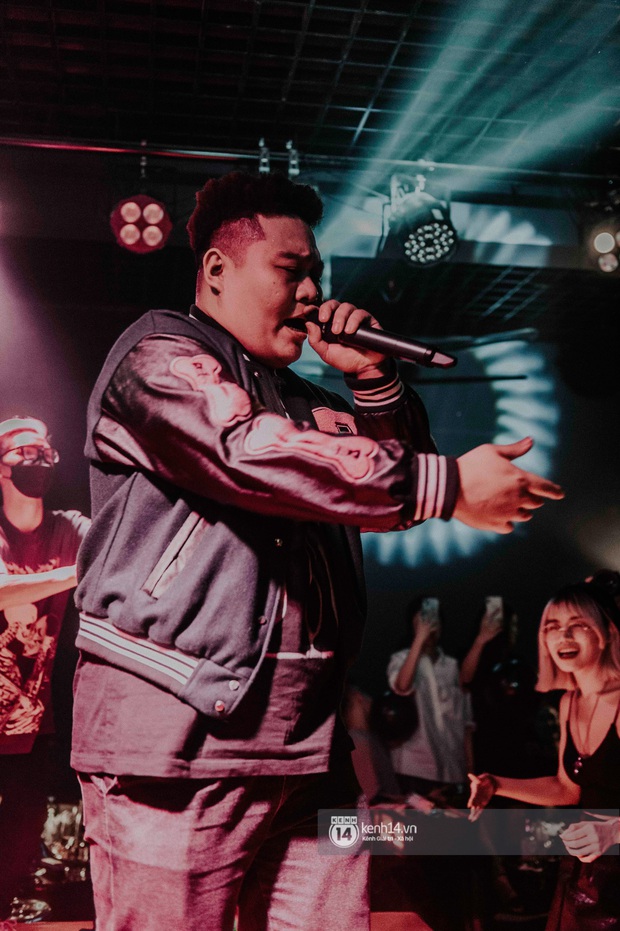 Karik bất ngờ xuất hiện cổ vũ được học trò Ricky Star gọi là bé ngoan, Yuno Bigboi lần đầu tung demo đậm chất pui pui pui - Ảnh 23. Karik bất ngờ xuất hiện cổ vũ được học trò Ricky Star gọi là bé ngoan, Yuno Bigboi lần đầu tung demo đậm chất pui pui pui - Ảnh 23.