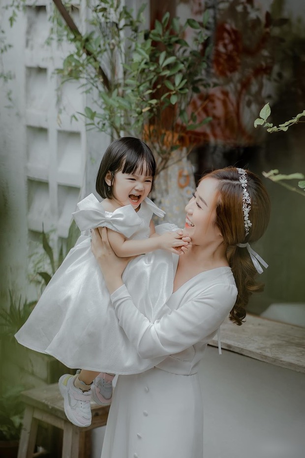 Bị dân mạng hỏi chuyện với Hoài Lâm sau tan vỡ, Bảo Ngọc tiết lộ suy nghĩ về việc chăm con ngay và luôn - Ảnh 4.