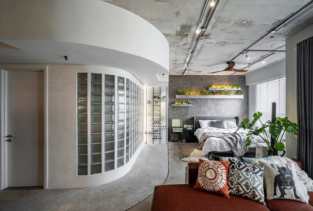Mạnh tay đập bỏ hết tường và trần nhà, chàng trai Sài Gòn có ngay căn hộ studio cực ấn tượng, không gian mở được tận dụng tối đa - Ảnh 3.