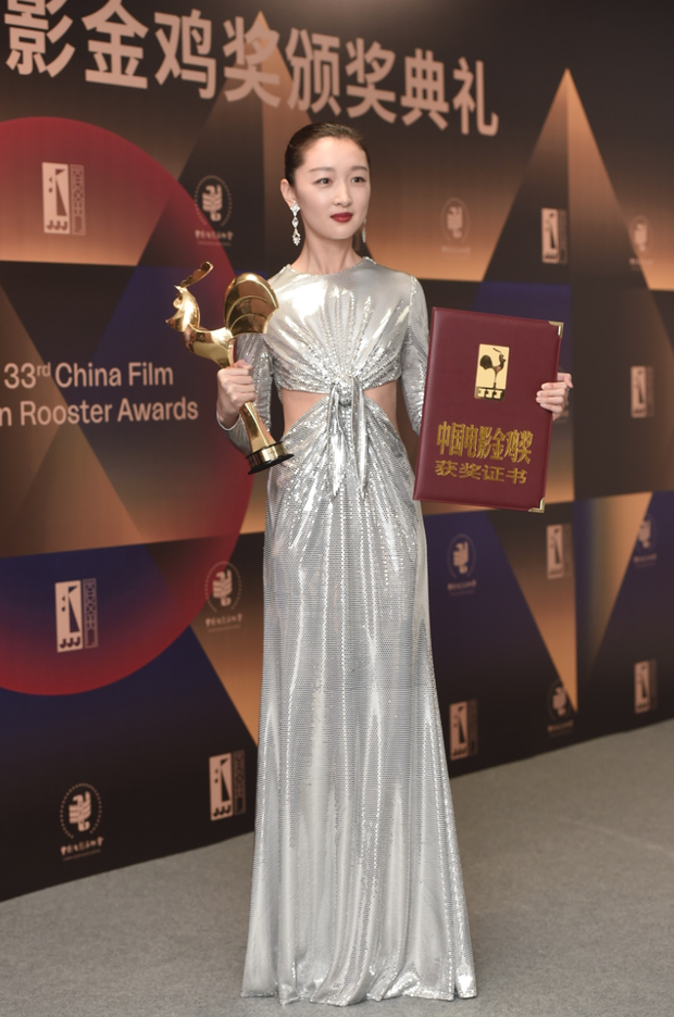 Bị Cnet ném đá vì thua kém Châu Đông Vũ, Dương Mịch ngay lập tức có động thái phản pháo vừa thâm vừa tinh tế - Ảnh 5.