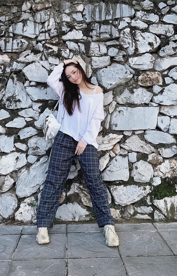 Instagram look của sao Việt tuần qua: Chi Pu “quẩy” skinny jeans ít ai mặc, Quỳnh Kool diện đồ lộ dây áo lót - Ảnh 7.