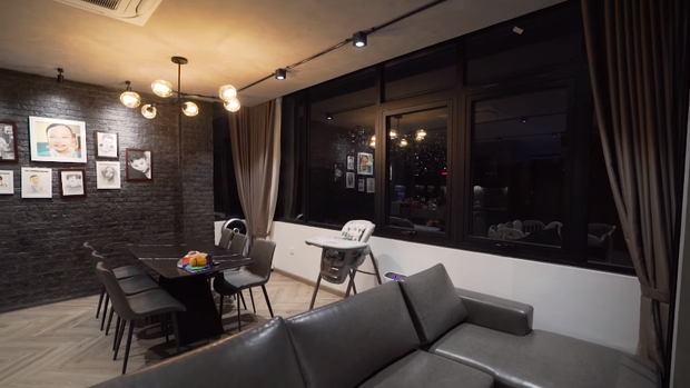 Khám phá dinh thự 7 tầng của Độ Mixi: Có thang máy và cả máy đếm tiền, phòng stream ngập mô hình đắt đỏ - Ảnh 2.
