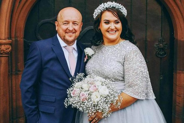 Cô dâu giả vờ bị ung thư để bạn bè quyên góp cho 347 triệu đồng tổ chức đám cưới sang chảnh - Ảnh 1.