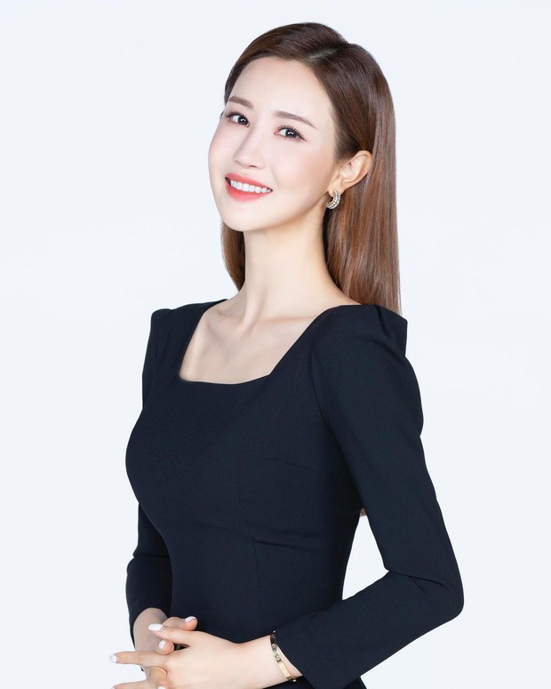 Nữ hoàng dao kéo Lee Da Hae lộ diện với gương mặt khác lạ, dấy lên nghi vấn nghiện dao kéo đến mức biến chứng - Ảnh 3.