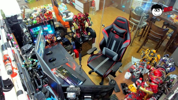 Khám phá dinh thự 7 tầng của Độ Mixi: Có thang máy và cả máy đếm tiền, phòng stream ngập mô hình đắt đỏ - Ảnh 4.