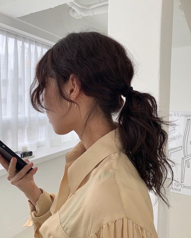 Thử nghiệm kiểu tóc xoăn hot năm nay, 3 cô nàng đơ người vì thà để lại tóc cũ còn đẹp hơn! - Ảnh 5. Thử nghiệm kiểu tóc xoăn hot năm nay, 3 cô nàng đơ người vì thà để lại tóc cũ còn đẹp hơn! - Ảnh 5.