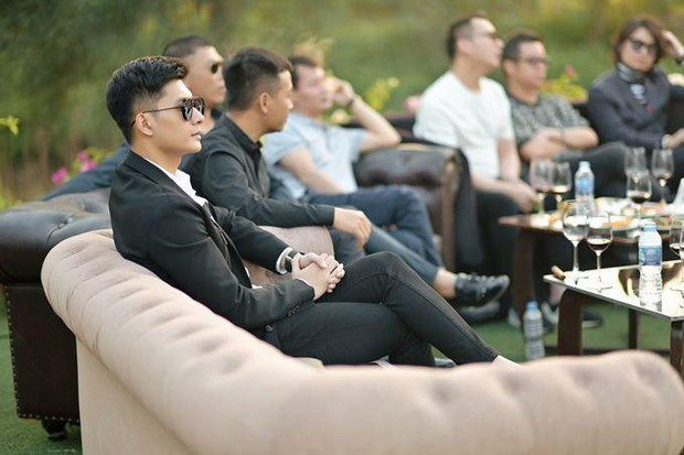 Bắt gặp Lệ Quyên được tình tin đồn Lâm Bảo Châu tháp tùng đi diễn, dính như sam từ hậu trường đến lúc lên sân khấu - Ảnh 3. Bắt gặp Lệ Quyên được tình tin đồn Lâm Bảo Châu tháp tùng đi diễn, dính như sam từ hậu trường đến lúc lên sân khấu - Ảnh 3.