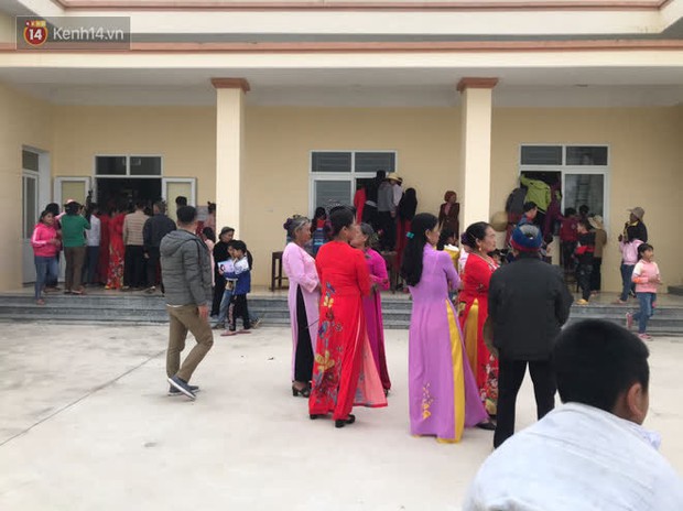 Bà hàng xóm đi nhiều chuyện với láng giềng của Đỗ Thị Hà: Ối giời ơi làng có cô Hoa hậu mà mát lòng, đời người không có lần 2 đâu! - Ảnh 13. Bà hàng xóm đi nhiều chuyện với láng giềng của Đỗ Thị Hà: Ối giời ơi làng có cô Hoa hậu mà mát lòng, đời người không có lần 2 đâu! - Ảnh 13.