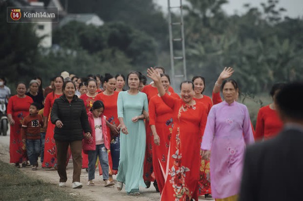 Bà hàng xóm đi nhiều chuyện với láng giềng của Đỗ Thị Hà: Ối giời ơi làng có cô Hoa hậu mà mát lòng, đời người không có lần 2 đâu! - Ảnh 7. Bà hàng xóm đi nhiều chuyện với láng giềng của Đỗ Thị Hà: Ối giời ơi làng có cô Hoa hậu mà mát lòng, đời người không có lần 2 đâu! - Ảnh 7.