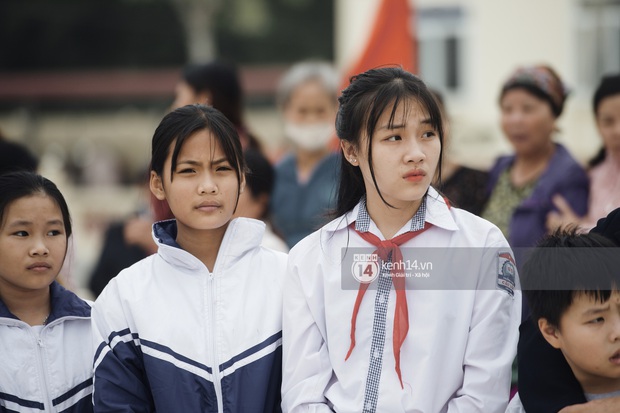 Nữ sinh cấp 2 chiếm spotlight trong ngày đón Hoa hậu Đỗ Thị Hà về quê, hạt giống nhan sắc đây rồi! - Ảnh 4.