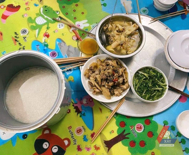 Bữa cơm sinh viên đầu tháng thịnh soạn nhìn ngon lành nhưng không ai dám đụng đũa, lý do khiến 10 người xem hết 9 người tự nhục - Ảnh 1.