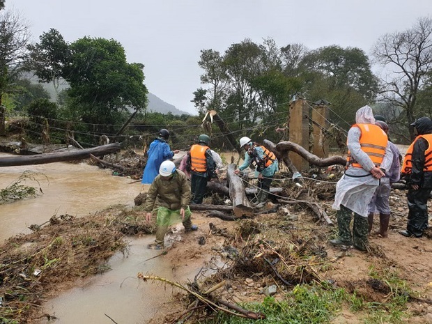 Lâm Đồng: Đã tìm thấy thi thể 1 nữ nạn nhân bị lũ cuốn trôi khi đi du lịch - Ảnh 1.