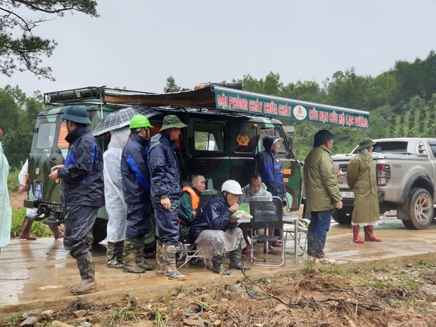 Lâm Đồng: Đã tìm thấy thi thể 1 nữ nạn nhân bị lũ cuốn trôi khi đi du lịch - Ảnh 2.