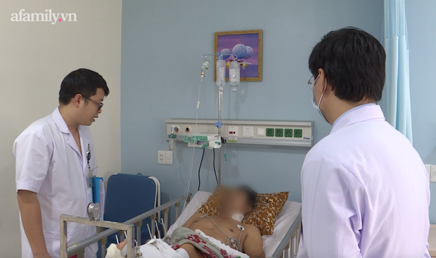 Kinh hoàng: 2 đối tượng lạ mặt tới nhà hỏi con trai ở đâu rồi bất ngờ chém đứt lìa chân người cha - Ảnh 5.