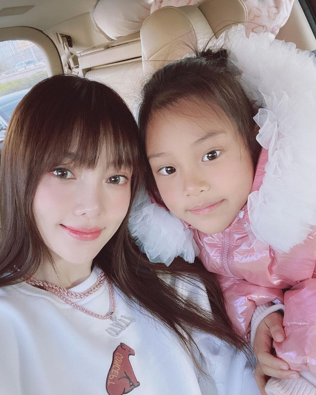 Từng bị chê bai ngoại hình xấu xí, sao nhí nổi tiếng lột xác ở tuổi lên 8, cách được mẹ dạy khiến những người kỳ thị xưa kia quay ngoắt thái độ - Ảnh 5.