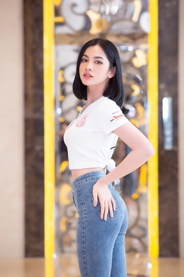 Cẩm Đan - nhan sắc gây tiếc nuối nhất HHVN 2020: Khuôn mặt cực ăn hình, ngoài đời chuyên dùng chiêu mặc quần ngang rốn để hack chân thêm dài - Ảnh 6. Cẩm Đan - nhan sắc gây tiếc nuối nhất HHVN 2020: Khuôn mặt cực ăn hình, ngoài đời chuyên dùng chiêu mặc quần ngang rốn để hack chân thêm dài - Ảnh 6.
