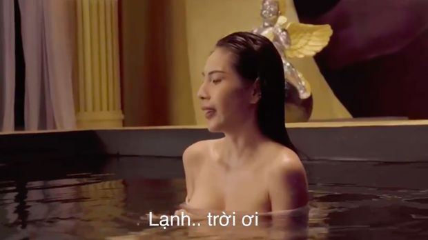 Thuỷ Tiên phải ôm bình nước sôi để chống lạnh, fan cứng Linda phấn khích dù chỉ đóng vai nô tì trong MV - Ảnh 8. Thuỷ Tiên phải ôm bình nước sôi để chống lạnh, fan cứng Linda phấn khích dù chỉ đóng vai nô tì trong MV - Ảnh 8.