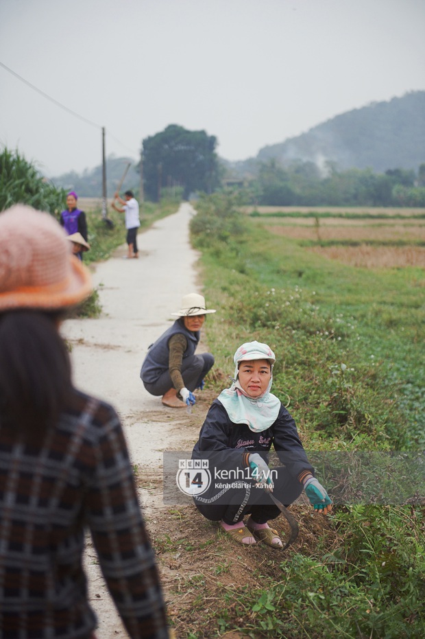 Update Miss Vietnam Do Thi Ha returns to the village: students, people line the aisle, parents set up theaters to welcome crowded guests - Photo 17. Update Miss Vietnam Do Thi Ha returns to the village: students, people line the aisle, parents set up theaters to welcome crowded guests - Photo 17.