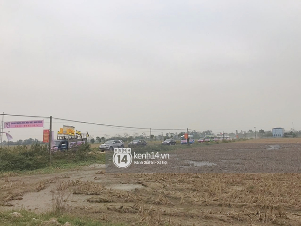 Hoa hậu Việt Nam Đỗ Thị Hà về làng: Người đẹp đeo vương miện, rạng rỡ phát biểu trước toàn thể người dân, Huyện Hậu Lộc thưởng 5 triệu đồng - Ảnh 26. Hoa hậu Việt Nam Đỗ Thị Hà về làng: Người đẹp đeo vương miện, rạng rỡ phát biểu trước toàn thể người dân, Huyện Hậu Lộc thưởng 5 triệu đồng - Ảnh 26.