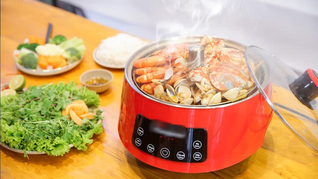 Bất ngờ trước nồi lẩu thần thánh chuyên dành cho những “dũng sĩ diệt mồi”: Dân mạng người khen, kẻ chê vì nhiều lý do khác nhau - Ảnh 3.