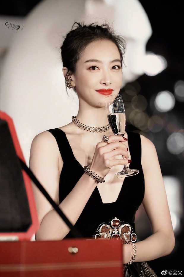 Từng bị chê bai body thậm thệ khi thành Nữ thần Kim Ưng, Victoria giờ khiến Cnet “quay xe” với ảnh bóng lưng sexy ngút ngàn - Ảnh 5.