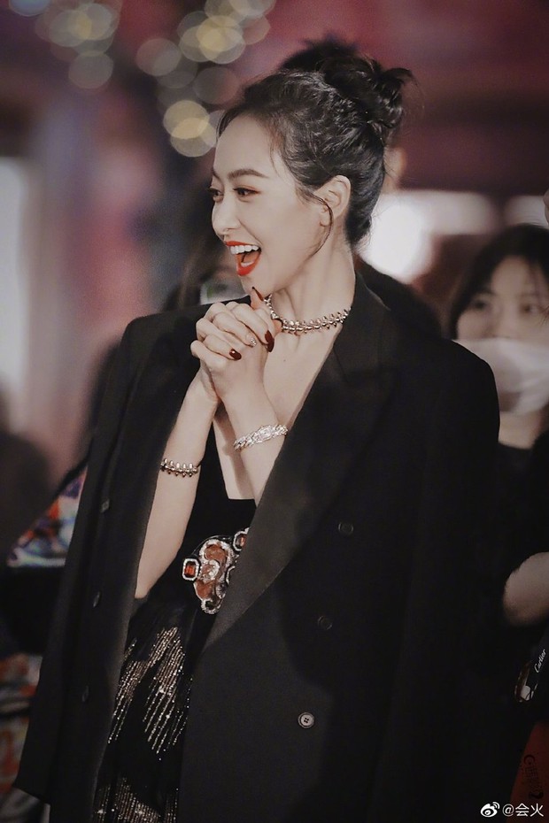 Từng bị chê bai body thậm thệ khi thành Nữ thần Kim Ưng, Victoria giờ khiến Cnet “quay xe” với ảnh bóng lưng sexy ngút ngàn - Ảnh 10.