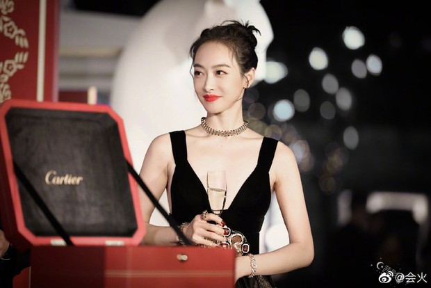 Từng bị chê bai body thậm thệ khi thành Nữ thần Kim Ưng, Victoria giờ khiến Cnet “quay xe” với ảnh bóng lưng sexy ngút ngàn - Ảnh 9.